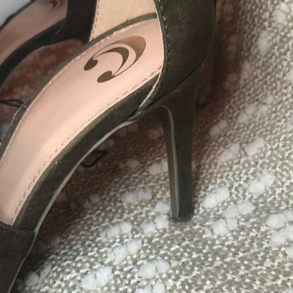 Forest Green Heels - Picture 3 of 4